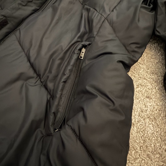 Columbia Women's Classic Black Puffer Coat w Detachable Fur Hood - EUC - Picture 6 of 13